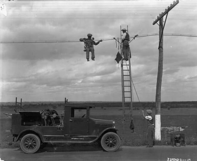 The Importance Of Pole Loading Analysis For Broadband Deployment